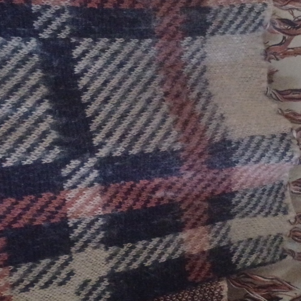 Sweater - Picture 4 of 4